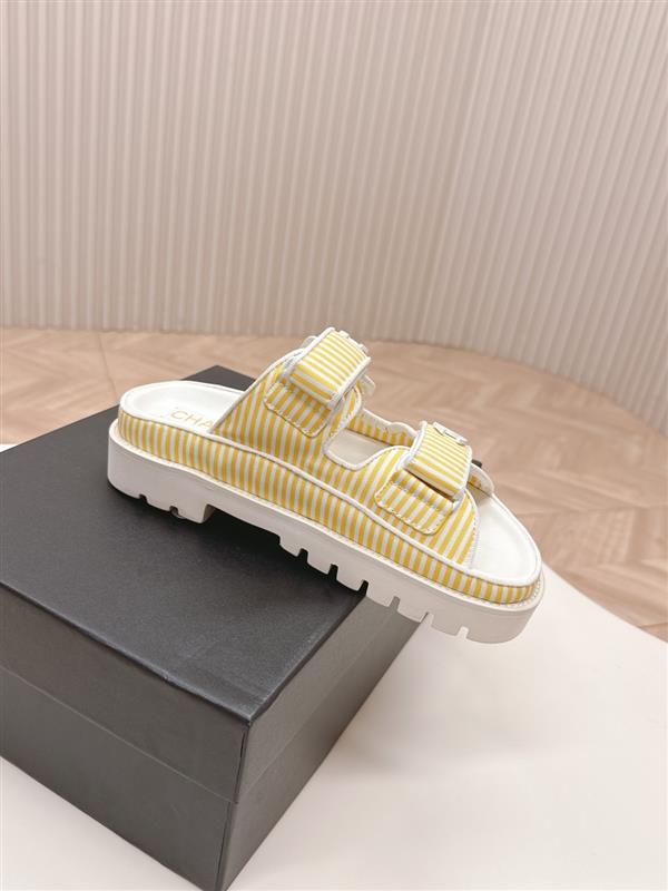 20251128184436877 280